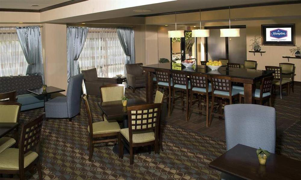 Hampton Inn Сэнфорд Экстерьер фото