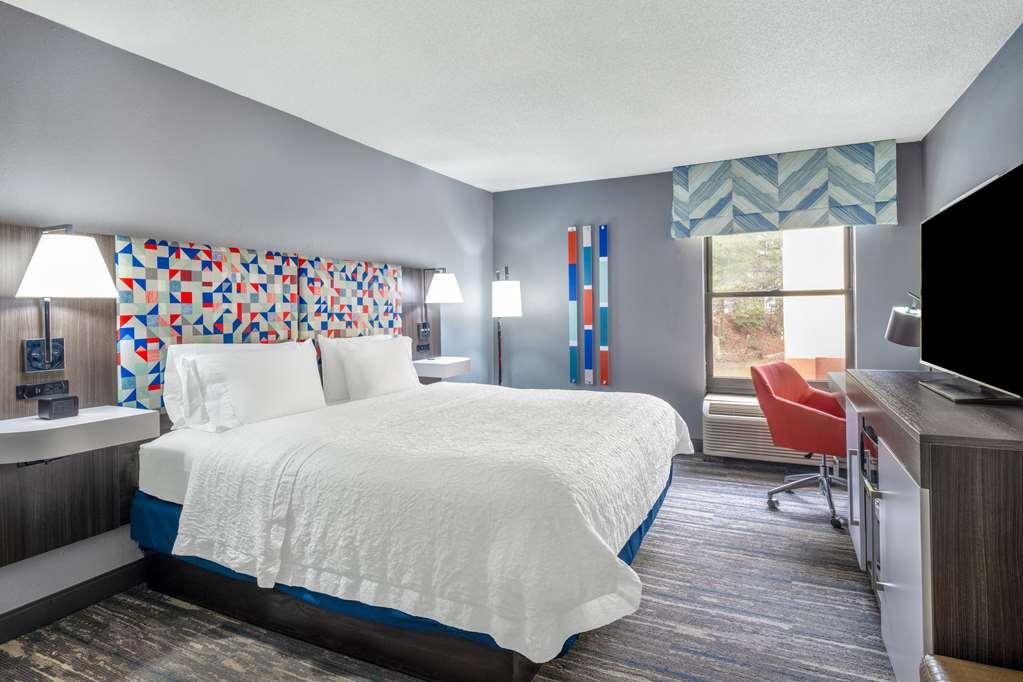 Hampton Inn Сэнфорд Номер фото