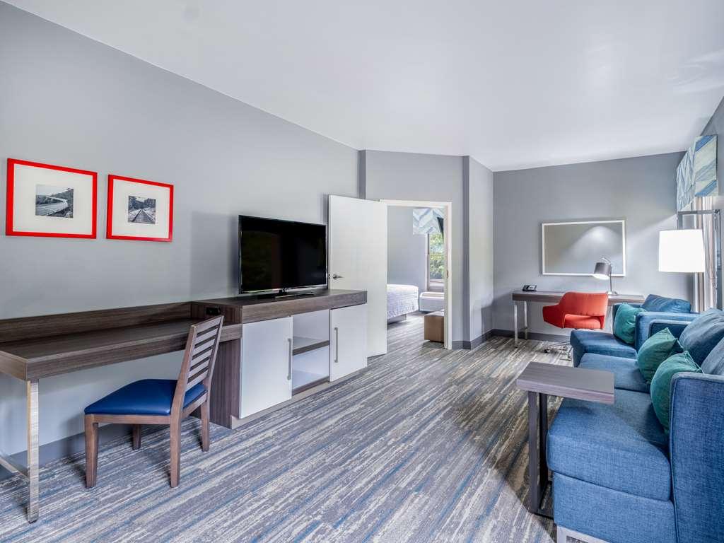 Hampton Inn Сэнфорд Номер фото