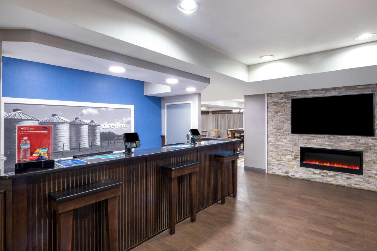 Hampton Inn Сэнфорд Экстерьер фото