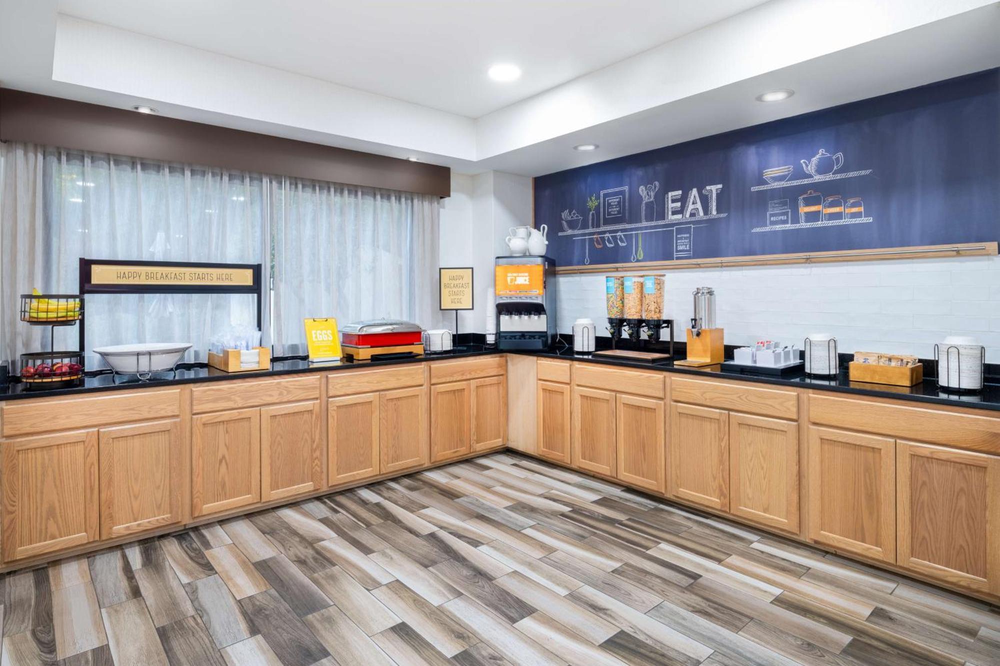 Hampton Inn Сэнфорд Экстерьер фото